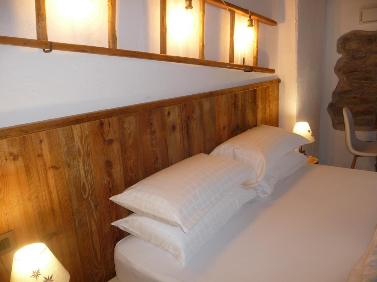 Bed and Breakfast Beb Luca76 Avise Exterior foto