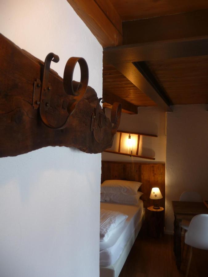 Bed and Breakfast Beb Luca76 Avise Exterior foto