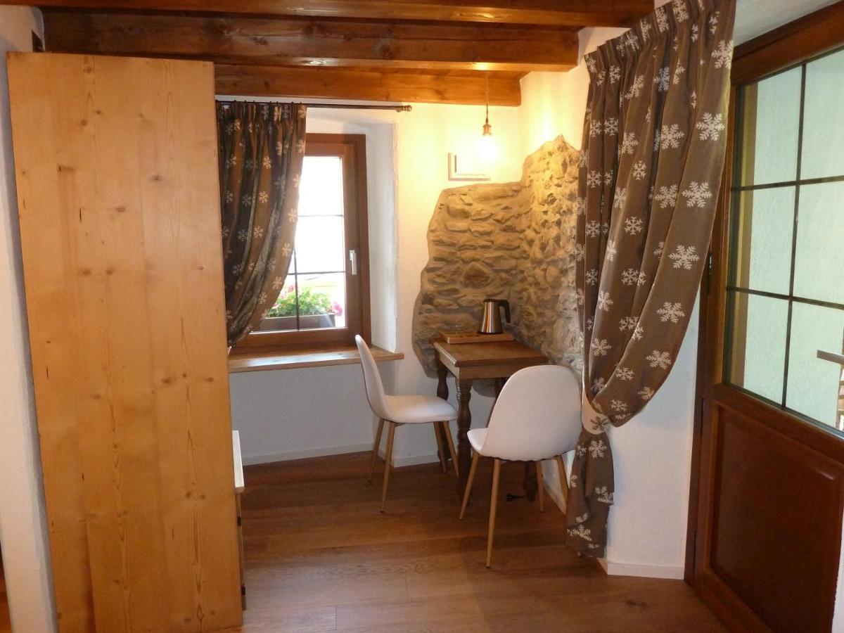 Bed and Breakfast Beb Luca76 Avise Exterior foto
