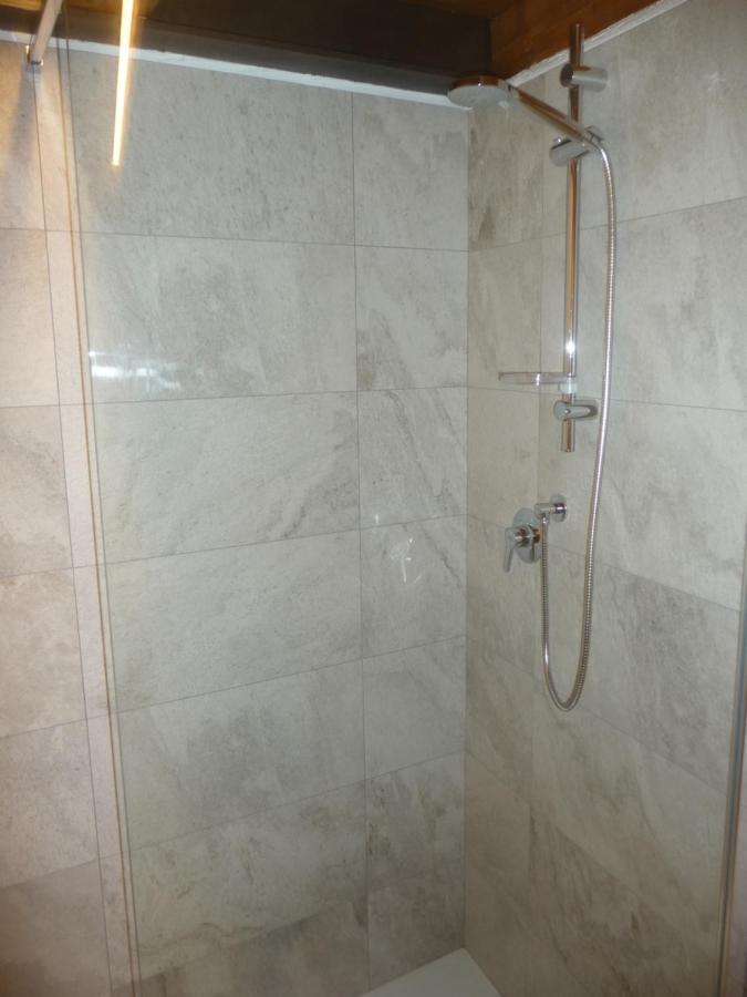 Bed and Breakfast Beb Luca76 Avise Exterior foto