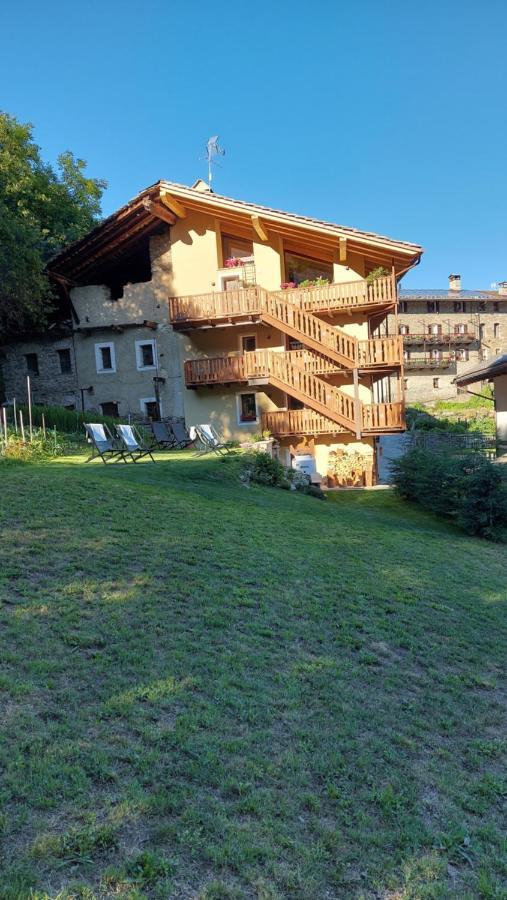 Bed and Breakfast Beb Luca76 Avise Exterior foto