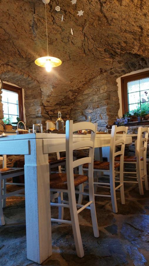 Bed and Breakfast Beb Luca76 Avise Exterior foto