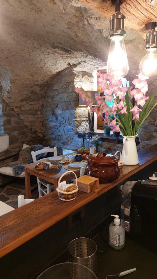 Bed and Breakfast Beb Luca76 Avise Exterior foto